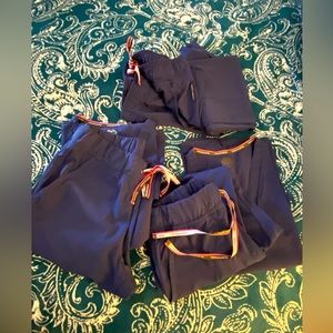Vince Camuto navy blue scrubs 2 sets plus 1 pants excellent condition.